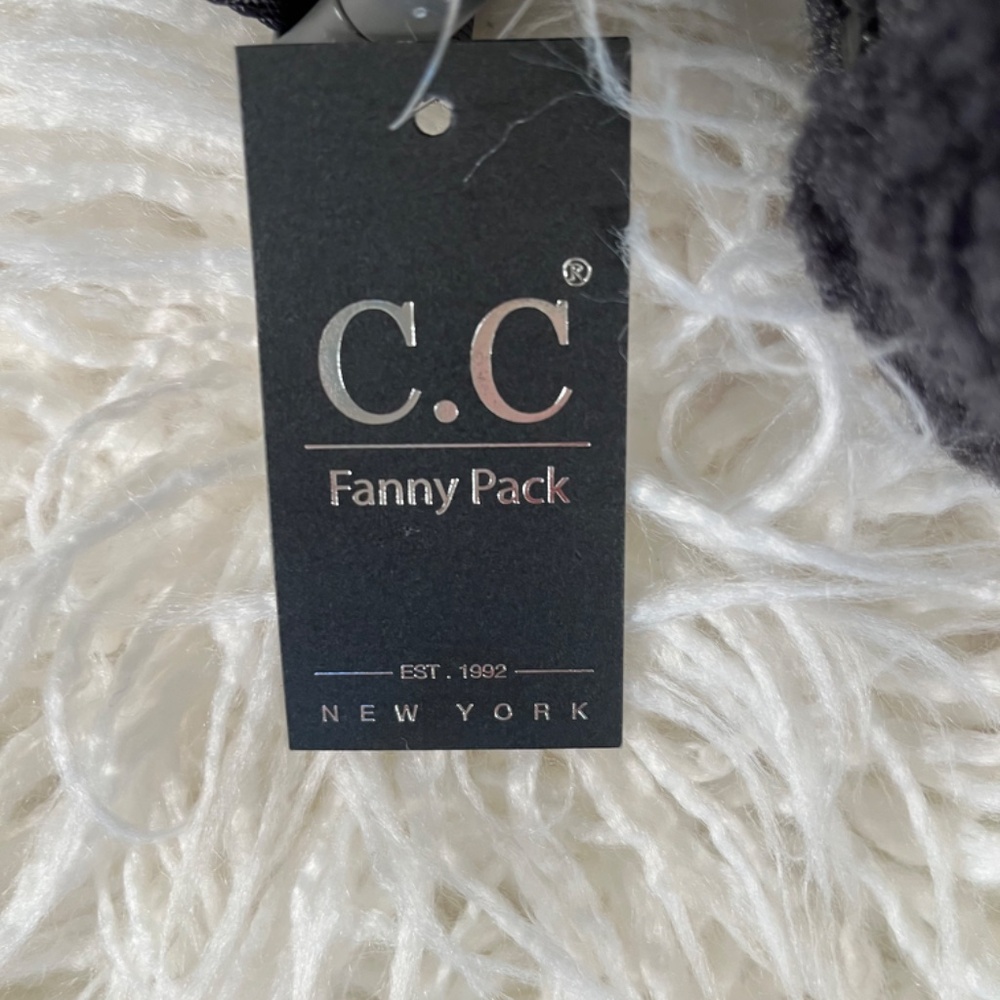 C.C. "Belt Bag in dark grey/charcoal sherpa" - Picture 5 of 12